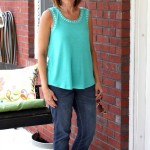 outfits con jeans para mujeres maduras