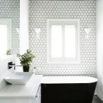 30 Ideas para decorar tu baño con blanco y negro