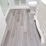 30 Diseños de baños con piso de madera