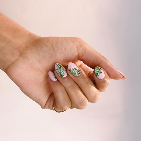 Diseños de uñas para el verano con estampados