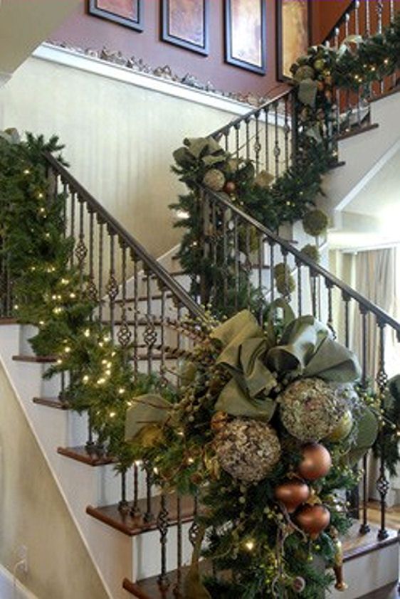  Ideas navideñas para decorar las escaleras