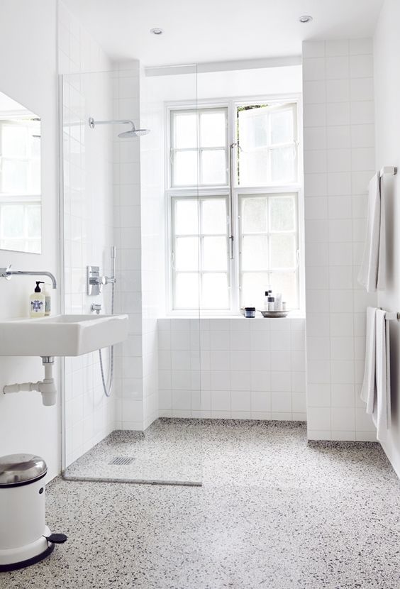 Olvídate de los gabinetes en tu baño con estos modernos lavabos
