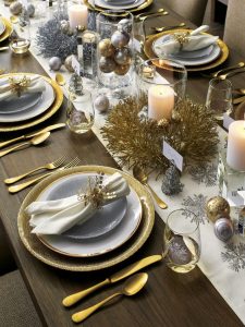 Como montar una mesa para la cena navideña 2017 - 2018 golden