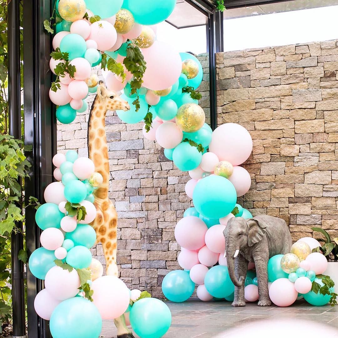 decoracion fiesta guirnalda con globos dorados 2018 4