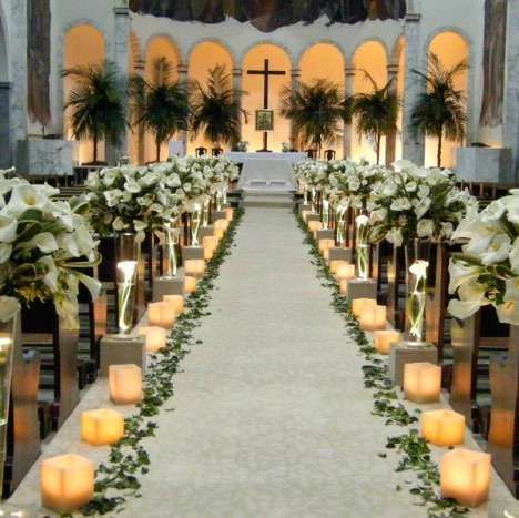 Arreglos florales para pasillo de iglesia