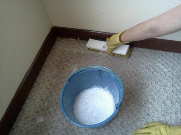 como limpiar una alfombra muy sucia