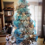 arboles de navidad en azul con mallas