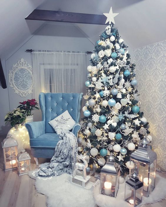 arboles de navidad en azul y plata