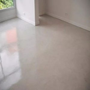 pisos de cemento pulido color blanco