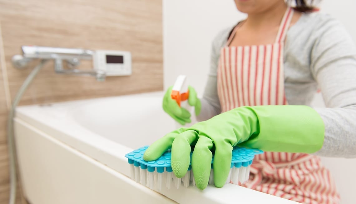 Consejos para eliminar moho de las paredes del baño