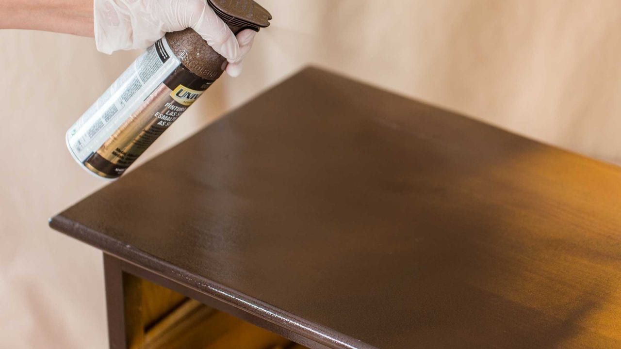 Consejos para pintar muebles de madera con spray