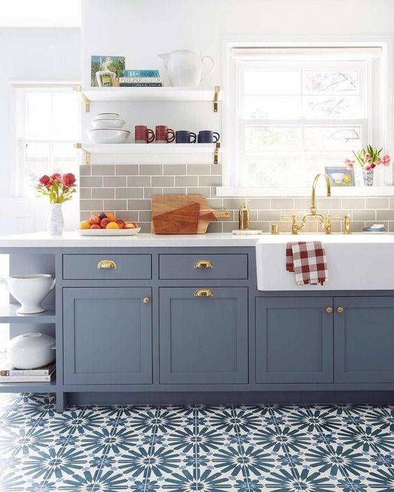 Como combinar gabinetes de cocina color azul