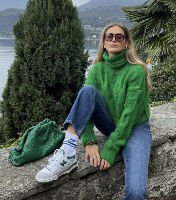 Outfits casuales con suéter verde