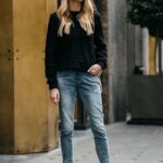 Outfits con suéter negro tejido
