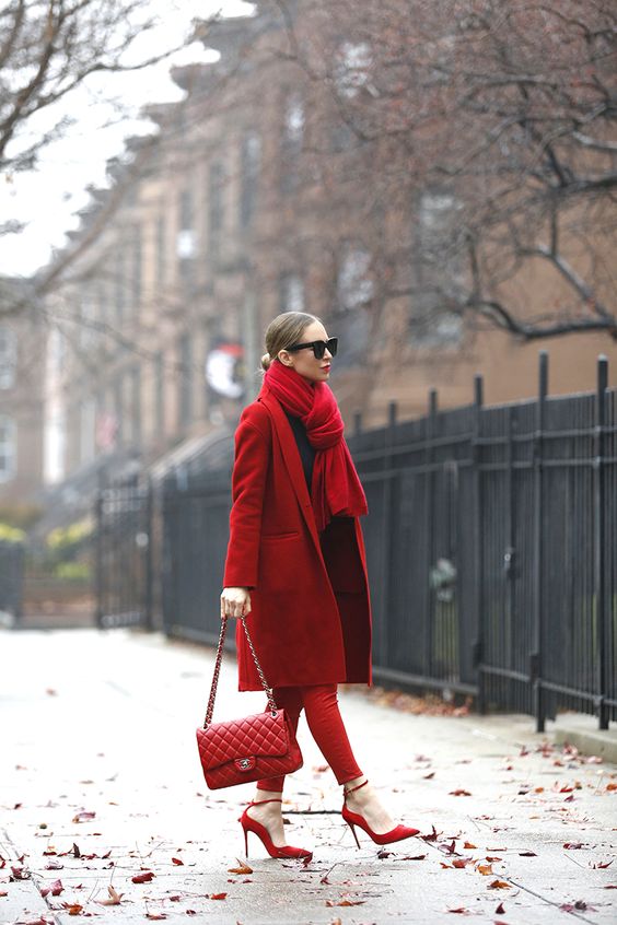 Ideas de looks con abrigos largos rojos