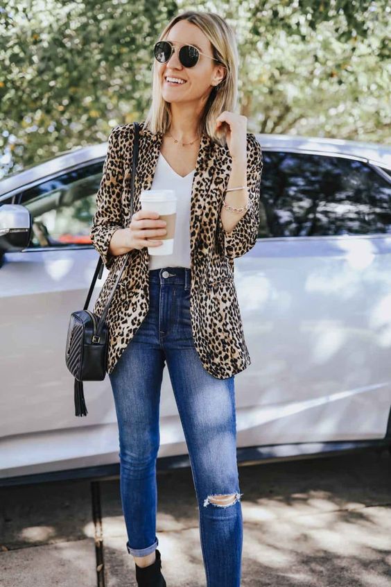 Ideas de outfits con blazer de leopardo