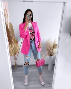 Outfits con blazer rosa