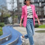Outfits con jeans de moda para señoras de 60